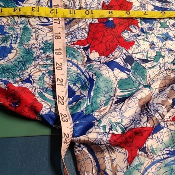 Gilda of California Casual Button Down Red and Blue Floral Elastic Waist - Picture 5 of 7